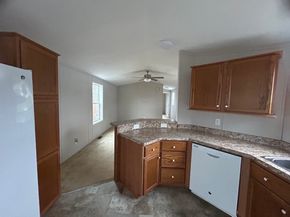 8 Alfred St, Wareham MA 02538