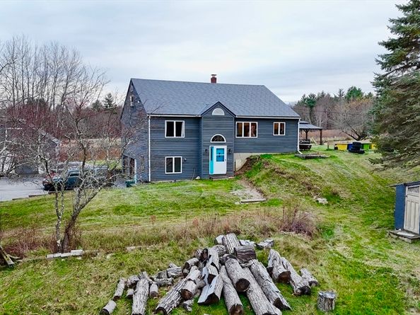 32 Hemlock St, Douglas MA 01516