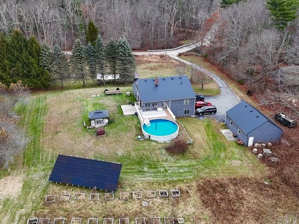 32 Hemlock St, Douglas MA 01516