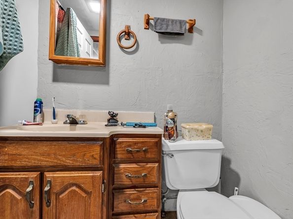 6 Overlook St, Grafton MA 01536