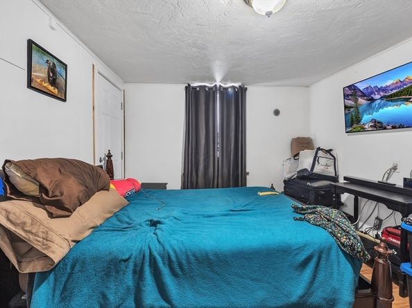 6 Overlook St, Grafton MA 01536