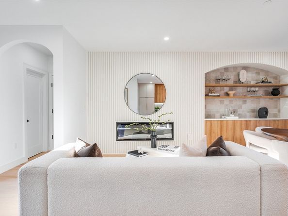 290 Watertown St C, Newton MA 02458