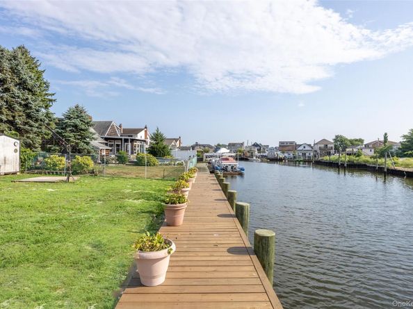 2436 Hempstead Lane, Wantagh NY 11793
