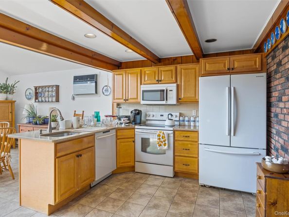 2436 Hempstead Lane, Wantagh NY 11793