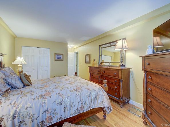 25 Park Place 3P, Great Neck NY 11021