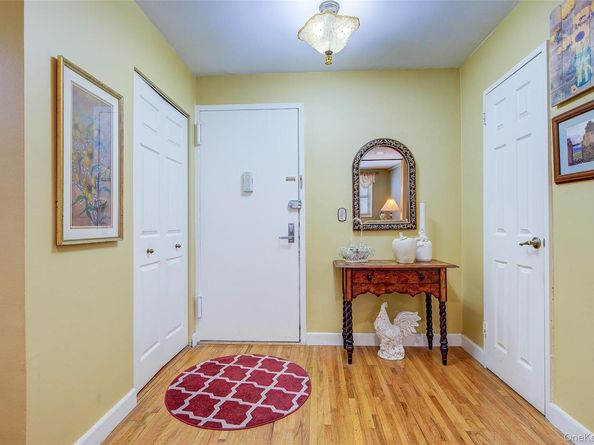 25 Park Place 3P, Great Neck NY 11021
