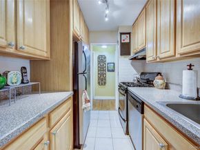 25 Park Place 3P, Great Neck NY 11021