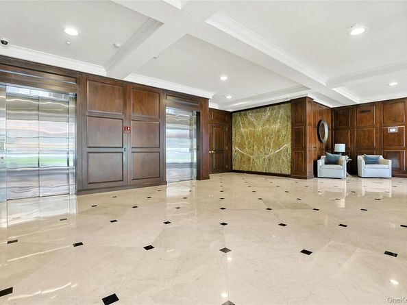 16 Rivers Edge Drive 408, Tarrytown NY 10591