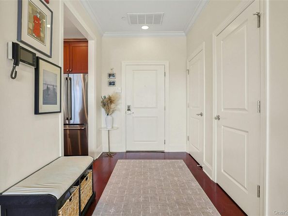 16 Rivers Edge Drive 408, Tarrytown NY 10591