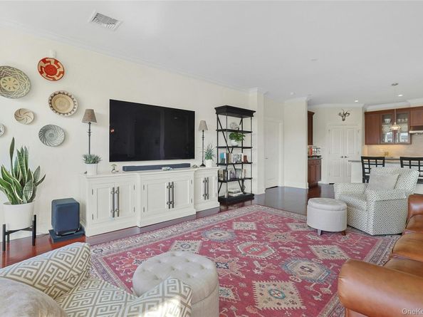 16 Rivers Edge Drive 408, Tarrytown NY 10591