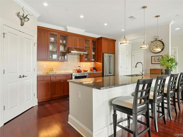16 Rivers Edge Drive 408, Tarrytown NY 10591