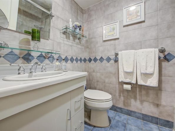 171-06 76th Avenue, Fresh Meadows NY 11366