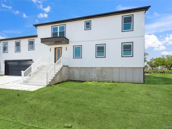 775 S 9th Street, Lindenhurst NY 11757