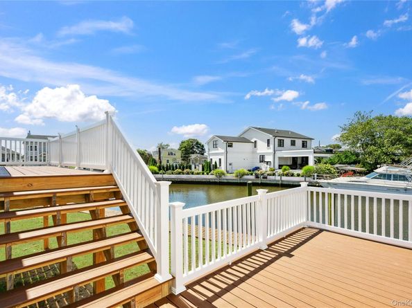 775 S 9th Street, Lindenhurst NY 11757