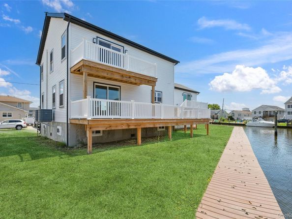 775 S 9th Street, Lindenhurst NY 11757