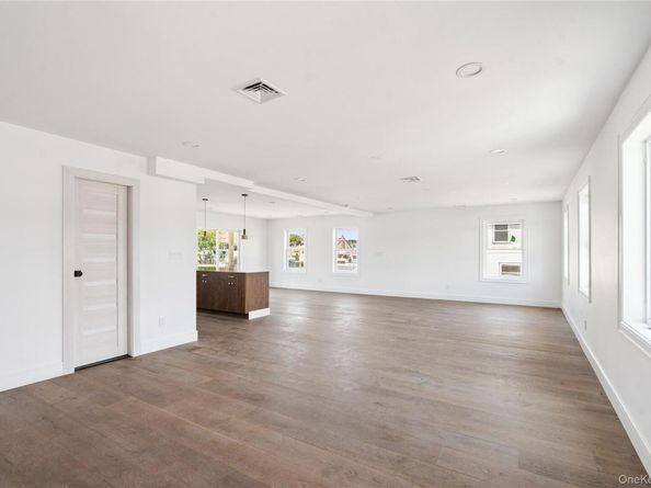 775 S 9th Street, Lindenhurst NY 11757