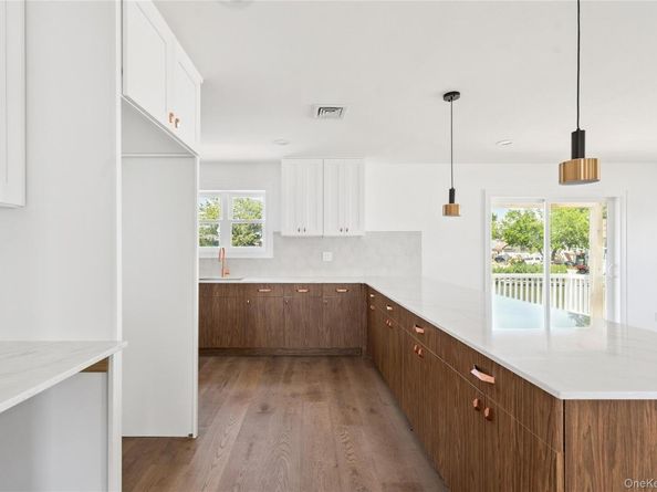 775 S 9th Street, Lindenhurst NY 11757