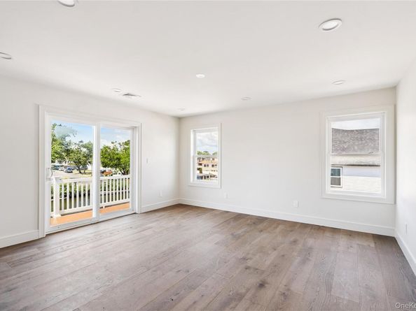 775 S 9th Street, Lindenhurst NY 11757