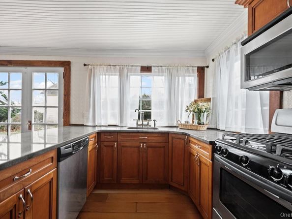 430 Montauk Hwy, East Moriches NY 11940