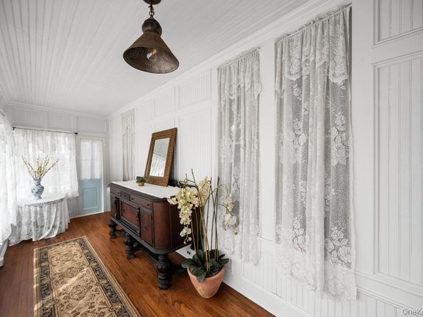 430 Montauk Hwy, East Moriches NY 11940