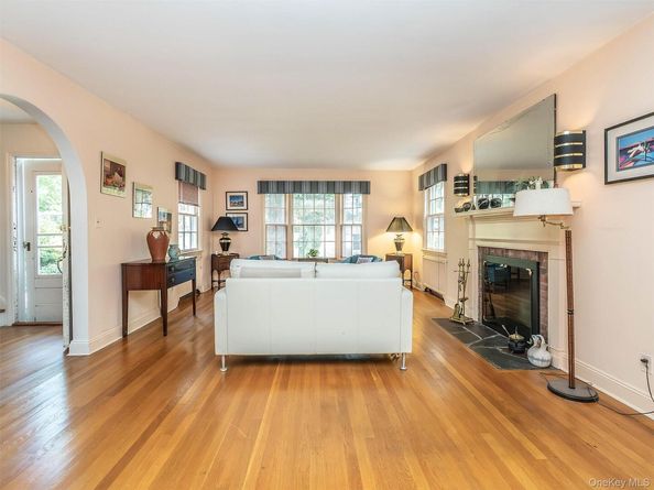 43 Amherst Road, Port Washington NY 11050
