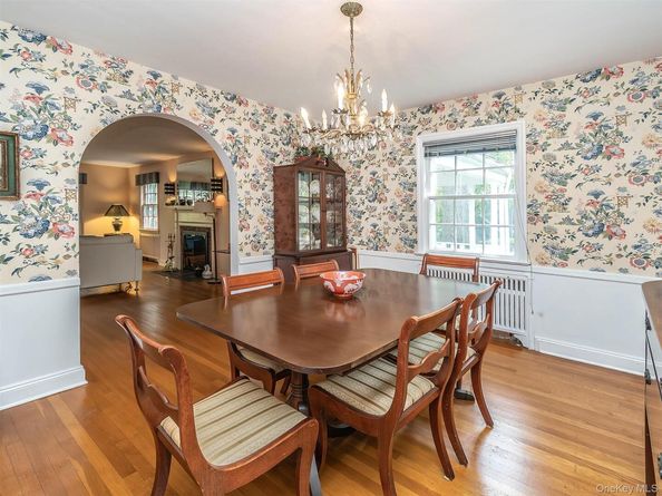43 Amherst Road, Port Washington NY 11050