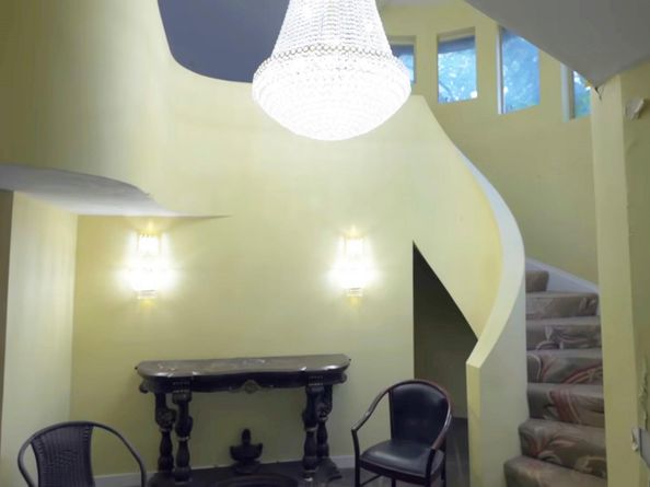 6 Bostwick Lane, Old Westbury NY 11568