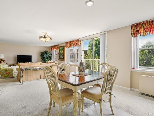 1534 Broadway 202, Hewlett NY 11557