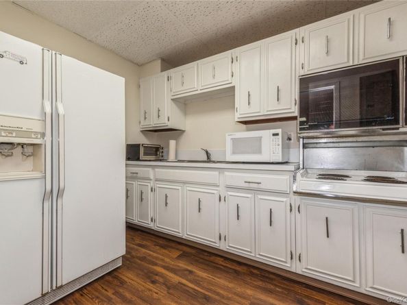 1534 Broadway 202, Hewlett NY 11557