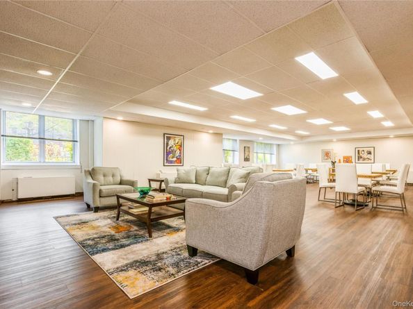 1534 Broadway 202, Hewlett NY 11557