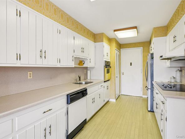 1534 Broadway 202, Hewlett NY 11557