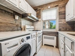 251-16 58th Avenue 125, Little Neck NY 11362