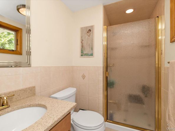 7 Swartout Place, Amityville NY 11701