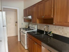 292 Main Street 1D, White Plains NY 10601