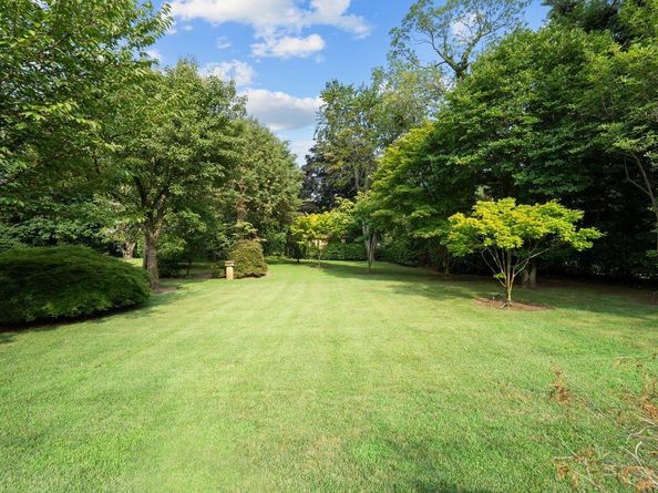 31 Westland Drive, Glen Cove NY 11542