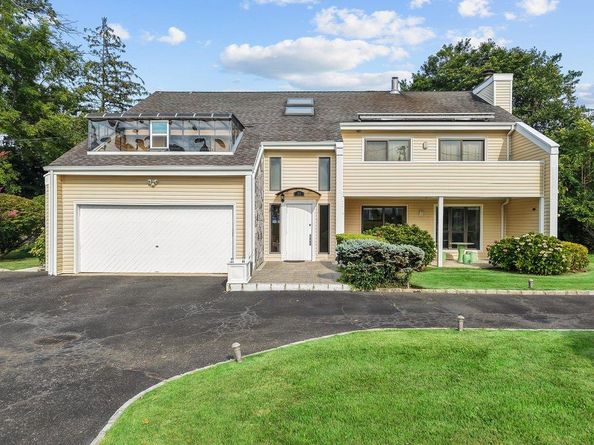 31 Westland Drive, Glen Cove NY 11542