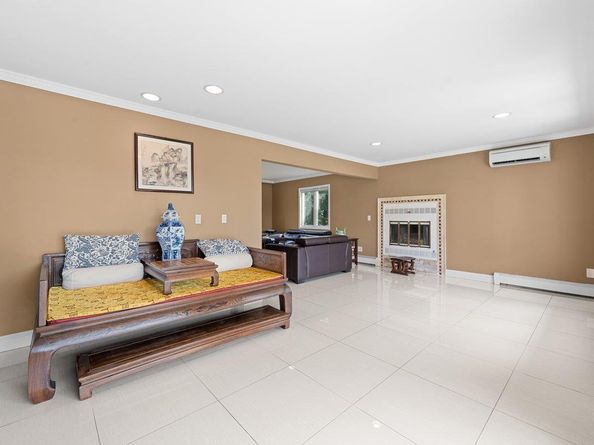 31 Westland Drive, Glen Cove NY 11542