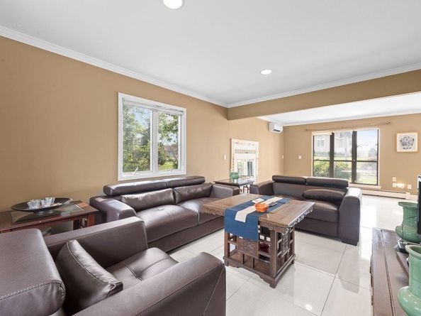 31 Westland Drive, Glen Cove NY 11542