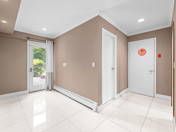 31 Westland Drive, Glen Cove NY 11542