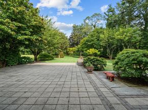 31 Westland Drive, Glen Cove NY 11542