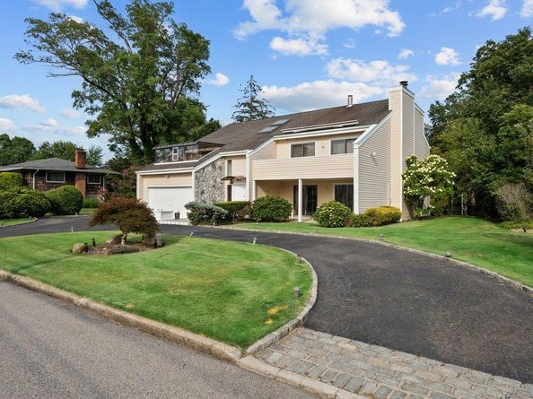 31 Westland Drive, Glen Cove NY 11542