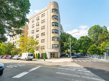 190 E Mosholu Parkway S