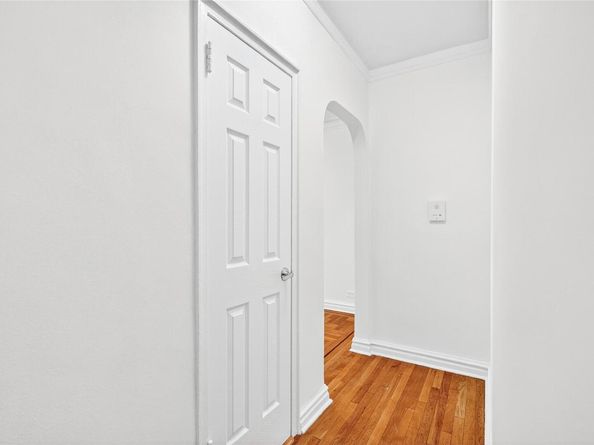 190 E Mosholu Parkway S 4G, Bronx NY 10458