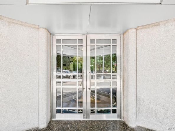 190 E Mosholu Parkway S 4G, Bronx NY 10458