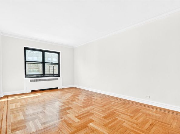 190 E Mosholu Parkway S 4G, Bronx NY 10458