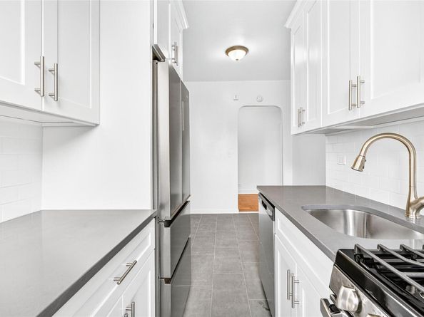 190 E Mosholu Parkway S 4G, Bronx NY 10458