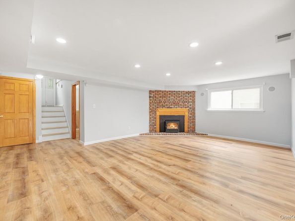 52 North Drive, Manhasset Hills NY 11040