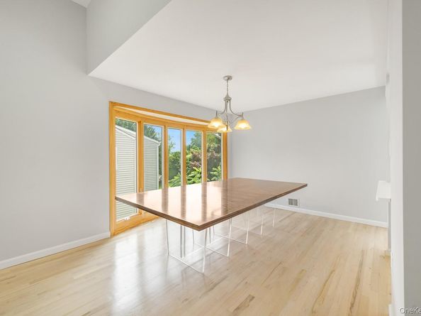 52 North Drive, Manhasset Hills NY 11040