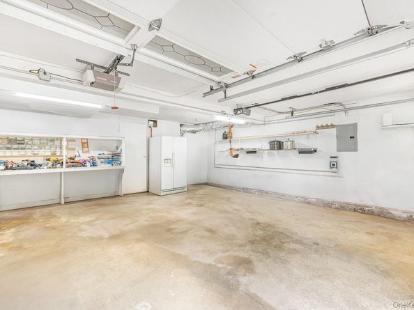 52 North Drive, Manhasset Hills NY 11040