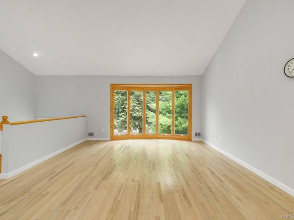 52 North Drive, Manhasset Hills NY 11040